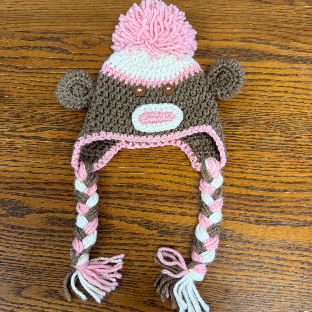 Chelsea Js‎ Crochets monkey beanie with braids